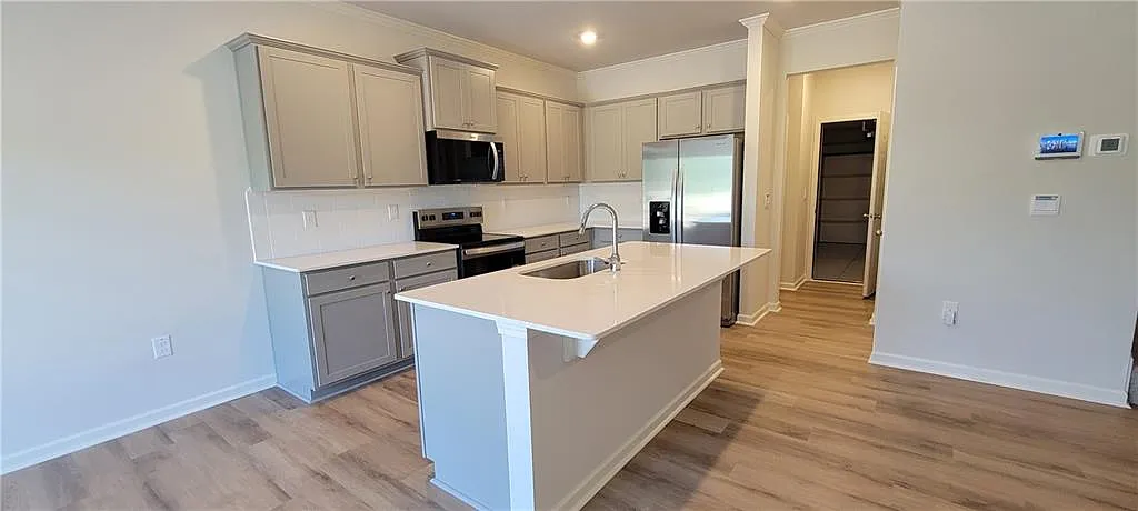 3 bed, 2.5 bath, 1857 sqft, $2,150 — Photo 3