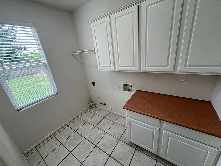 1249 N Julieann Ct — Photo 39