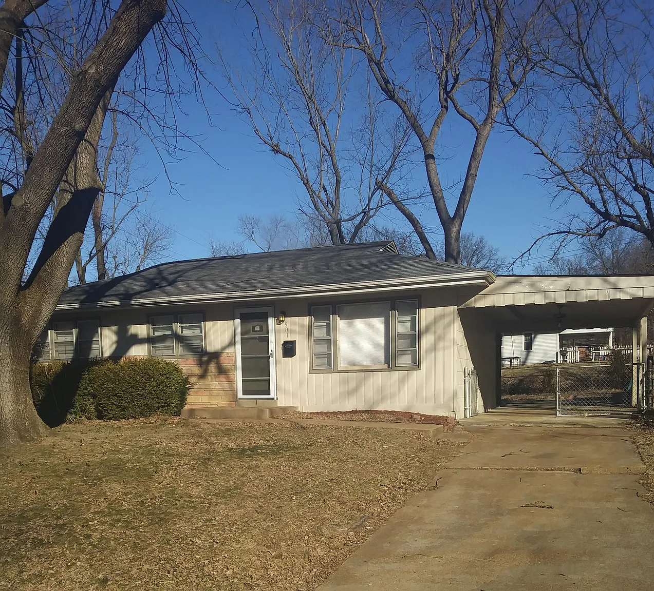 901 Hutton Pl photo 1