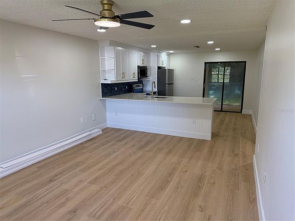 4th image of 352 Cocoa Ct
