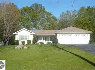 1329 Martin Dr, Frankfort, MI 49635