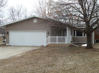 2001 4th St NE, Jamestown, ND 58401