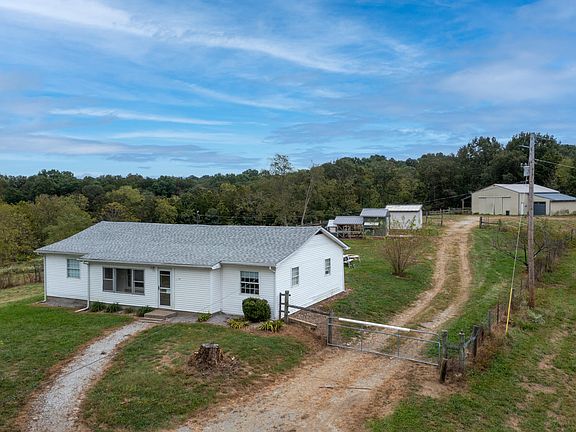 5th image of 3140 Crooked Creek Rd