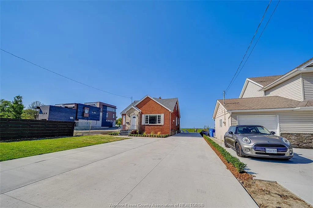 4 bed, 2250 sqft, $3,000 — Photo 1