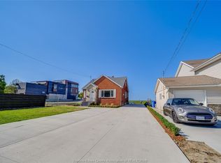 13902 Riverside Dr E, Tecumseh, ON N8N1B6