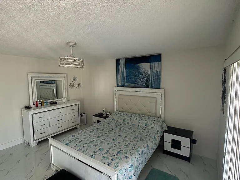 4557 Luxemburg Ct — Photo 6