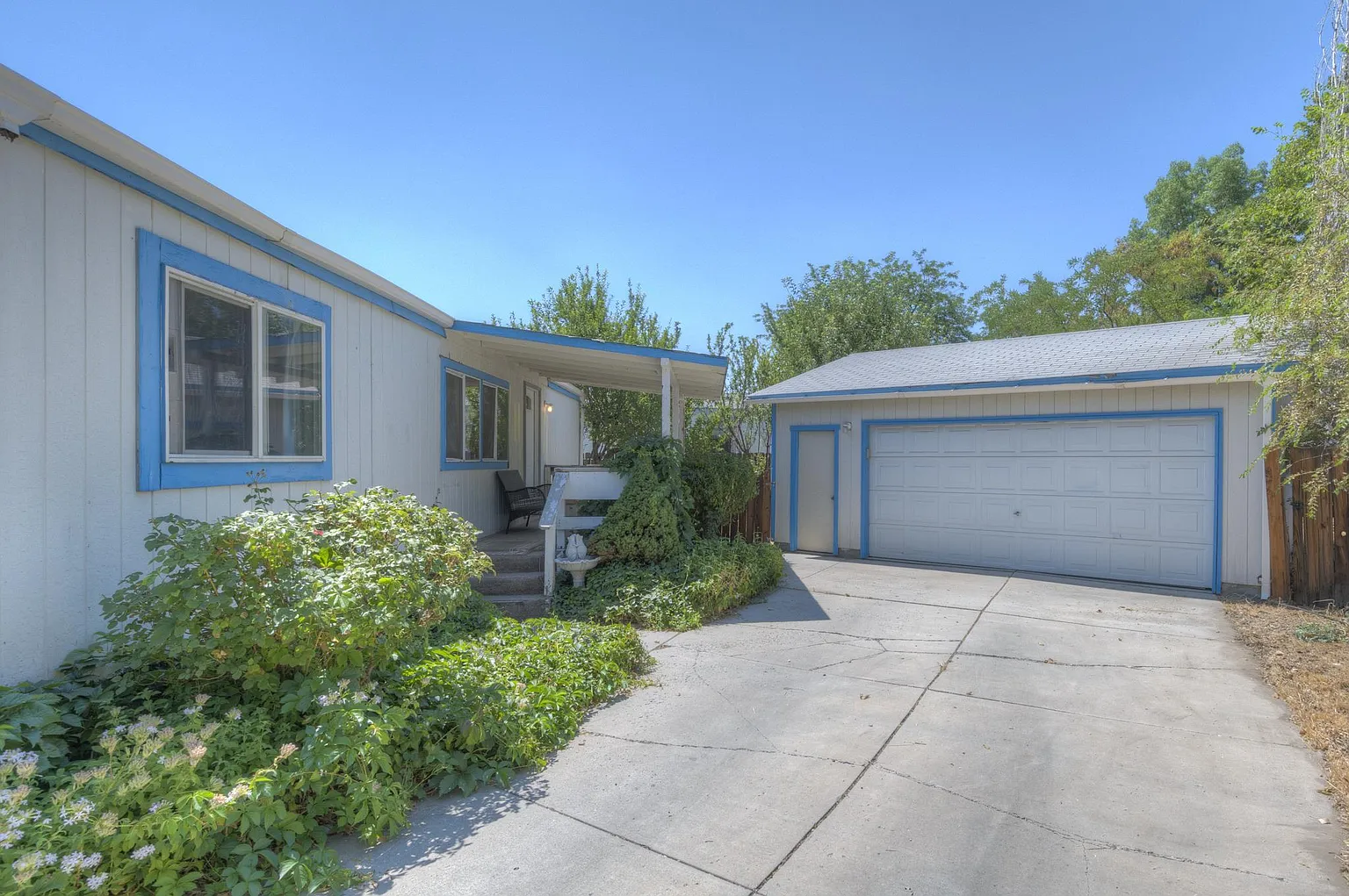 1159 Coronet Way photo 1