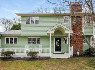 212 Indian Trl, Saunderstown, RI 02874