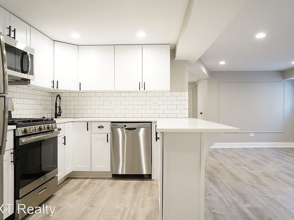 1st image of 2544 N Avers Ave #7769039