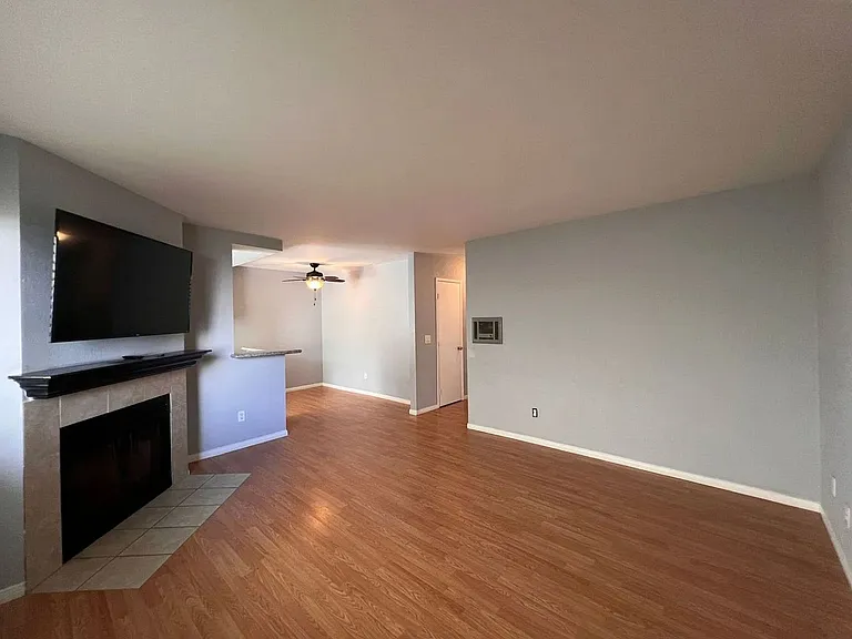 1654 Oliver Ave #5 — Photo 3