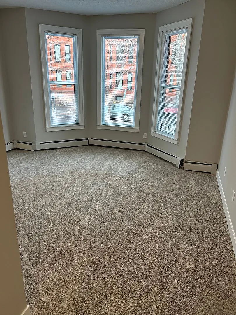 735 East 16th Street (New Town) — Photo 2