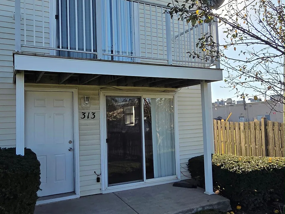 313 Meadow Green Ln