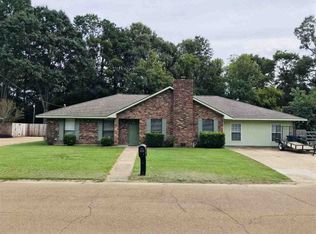 109 Rollingwood Dr, Natchez, MS 39120