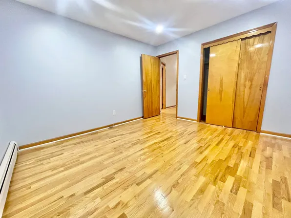 47 Country Village Court image 8 of 17