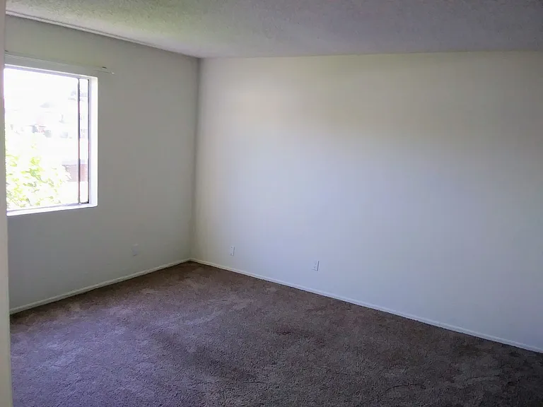 Tustin Villas — Photo 27
