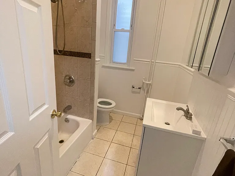 152 Sherman Ave — Photo 6