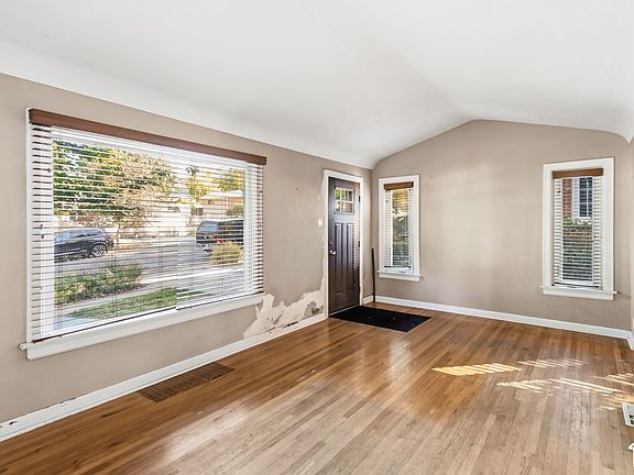 2nd image of 1212 E Kensington Ave