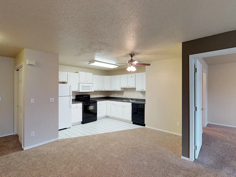 Sierra Vista Apartments — Photo 75