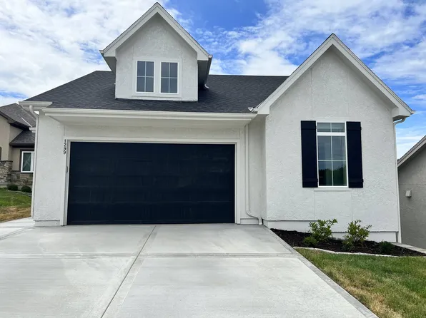 1299 SW Heartwood Dr, Lees Summit, MO 64081