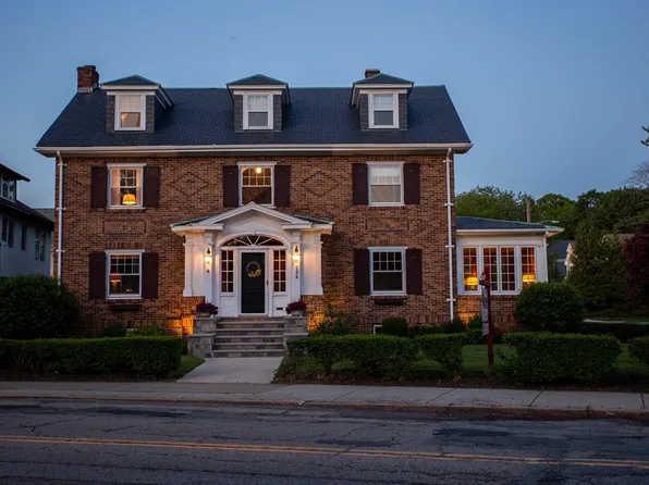 284 Main St, Wakefield, MA 01880