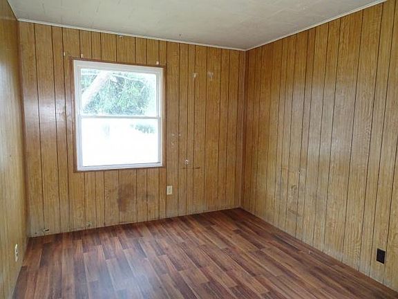 5th image of 481 Nassau Dr