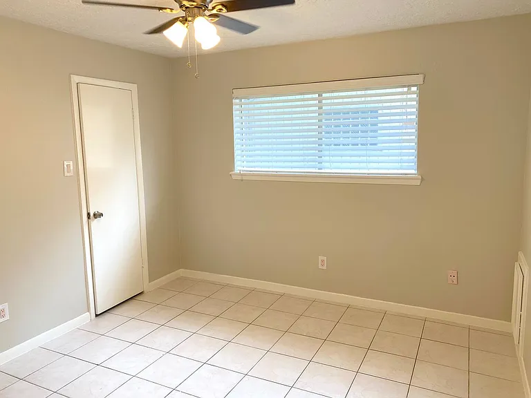 14934 Elmont Dr — Photo 20