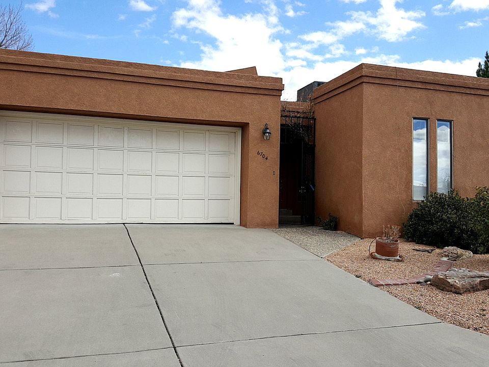 1st image of 6704 Vista Del Monte NE