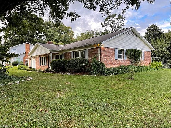 5th image of 315 Southwood Dr