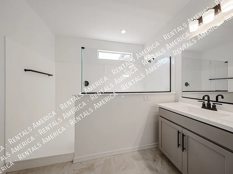 8725 W Windsor Blvd — Photo 30
