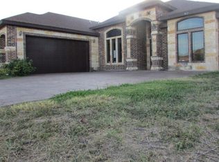 917 Richland Dr, Alamo, TX 78516