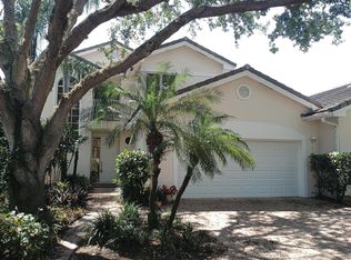 250 S Peppertree Dr #8, Vero Beach, FL 32963