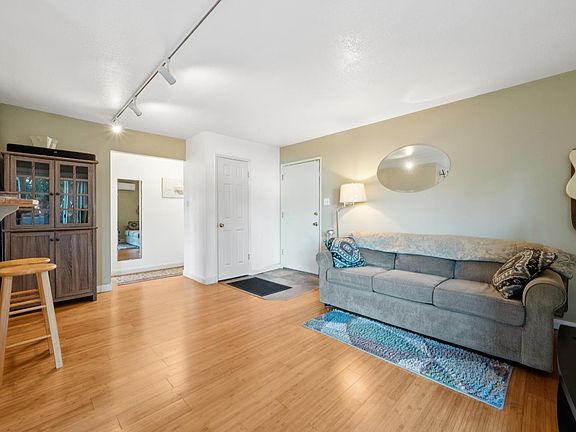 5th image of 1345 Southwest Boulevard #B