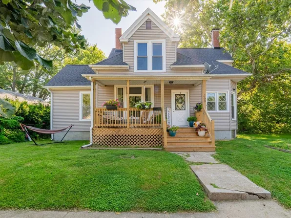 703 N Evans St, Bloomington, IL 61701