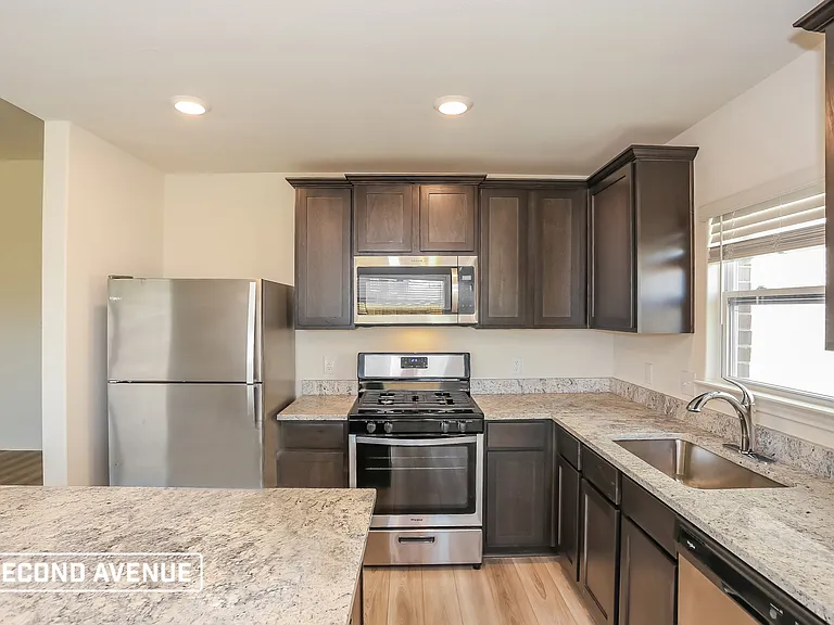 519 Bennie Leonard St — Photo 2