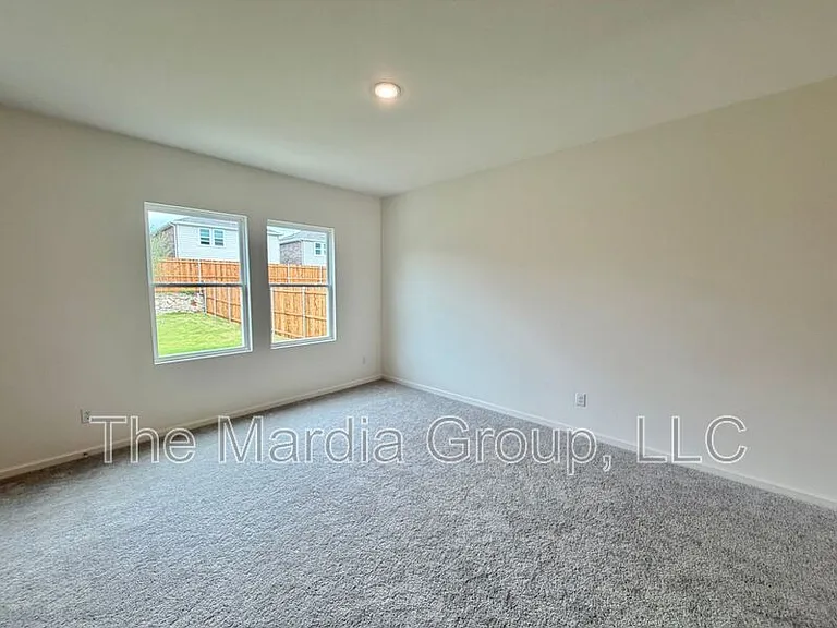 2305 States St — Photo 4