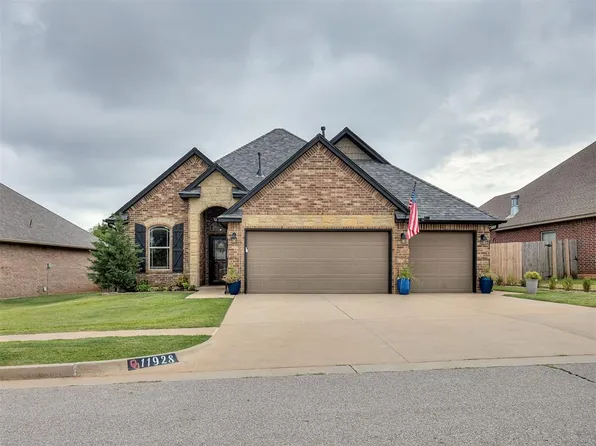 11928 SW 17th St, Yukon, OK 73099