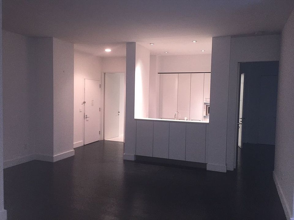 1st image of 25 Broad St APT 6E