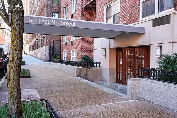 Sold by Sotheby's International Realty | media 8