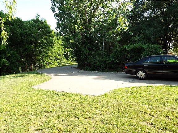 5th image of 2204 Forestbrook Dr