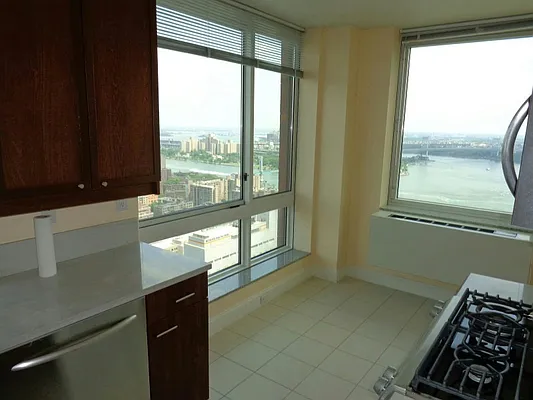 Sold by Sotheby's International Realty | media 4