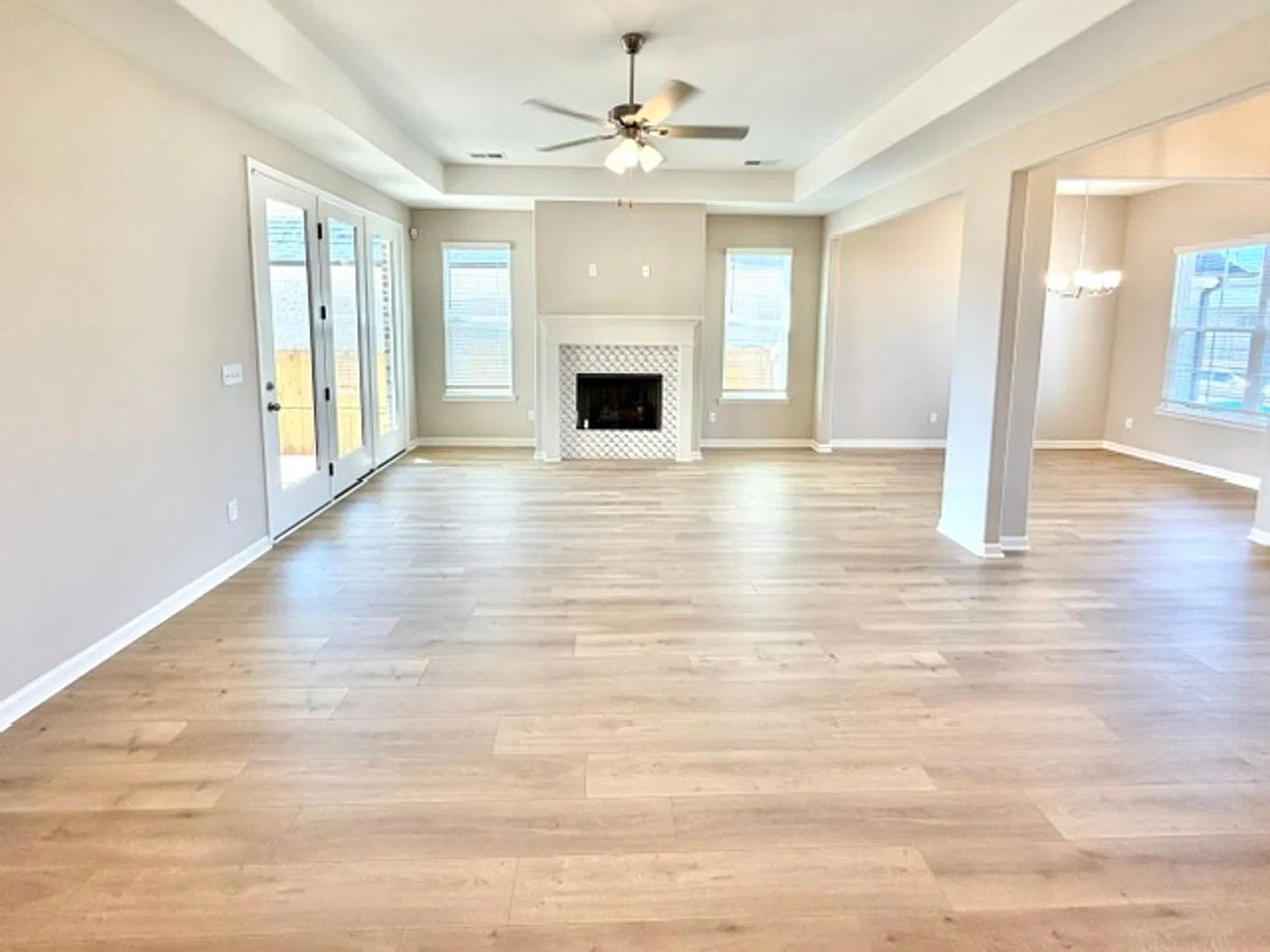 GreenWillowDr365 — Photo 2