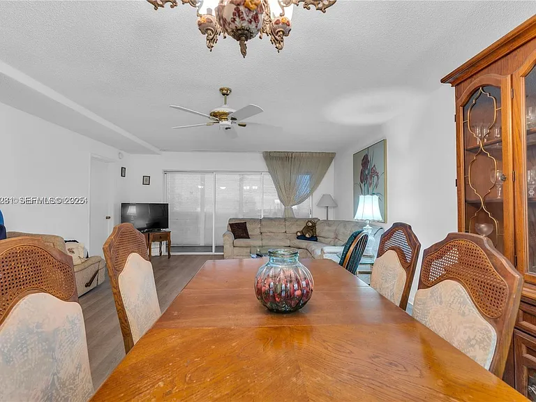 215 SE 3rd Ave #407B — Photo 7