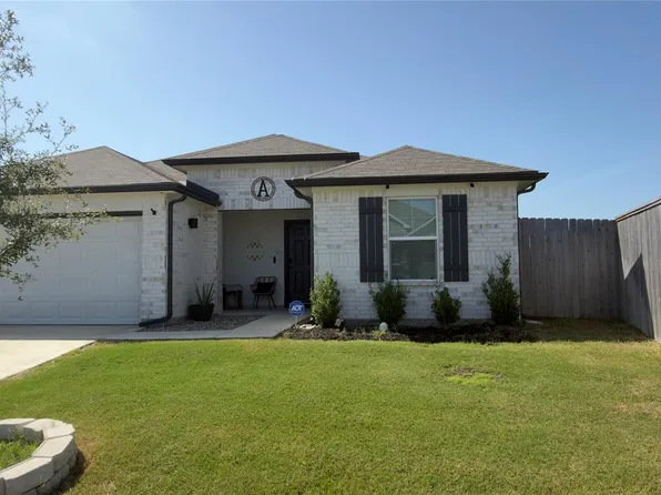 908 Gerardia Ct, Seguin, TX 78155