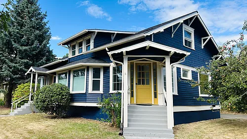2200 Iron St Photo 1