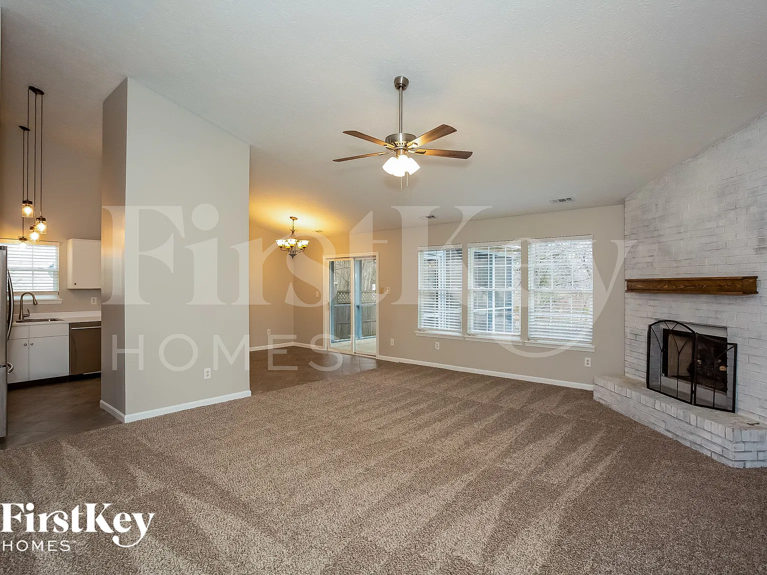3 bed, 2.0 bath, 2037 sqft, $2,135 — Photo 4