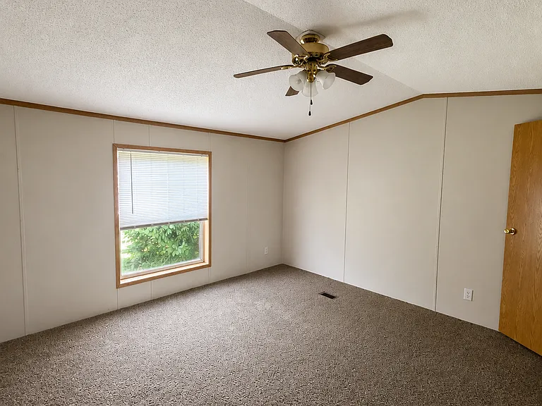 1 E Manor St #1B — Photo 9