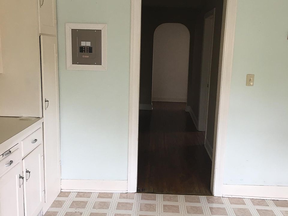 Kitchen hall entry