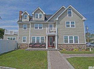 45 Bay 9th St, West Islip, NY 11795