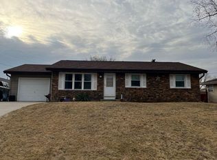 2021 Meadow Ln, Janesville, WI 53546