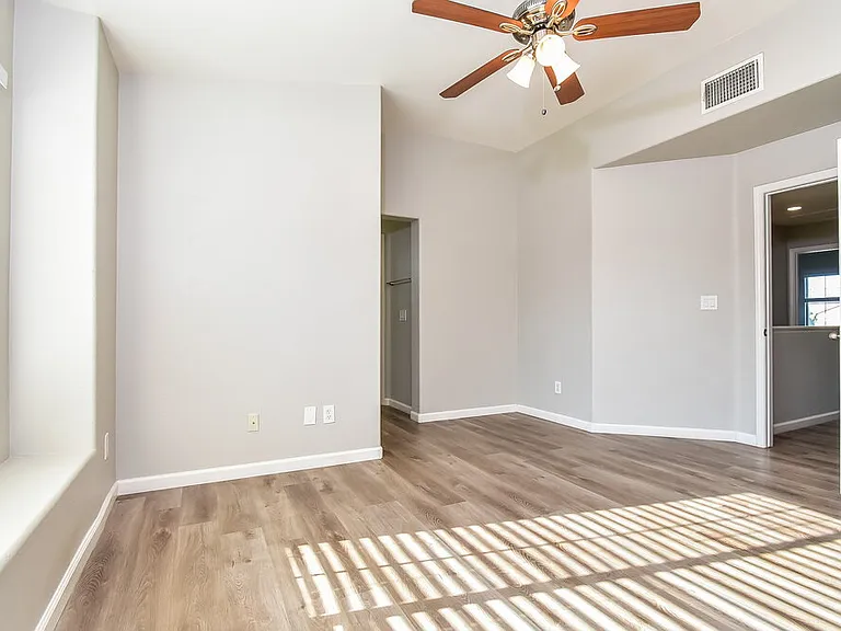 5720 Athinas St — Photo 10